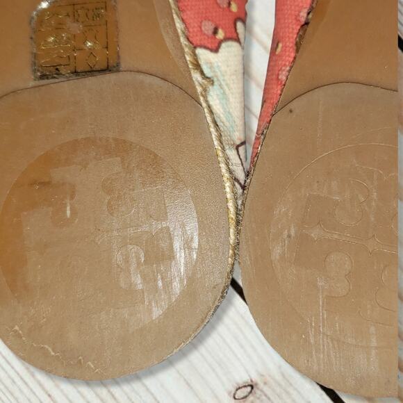 EUC Tory Burch Tropical Floral Print Coral/Sage/Cream Espadrille flats. Size 7. - Picture 12 of 13